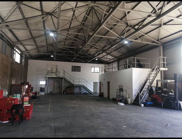 1,523M² WAREHOUSE TO LET IN NEW GERMANY